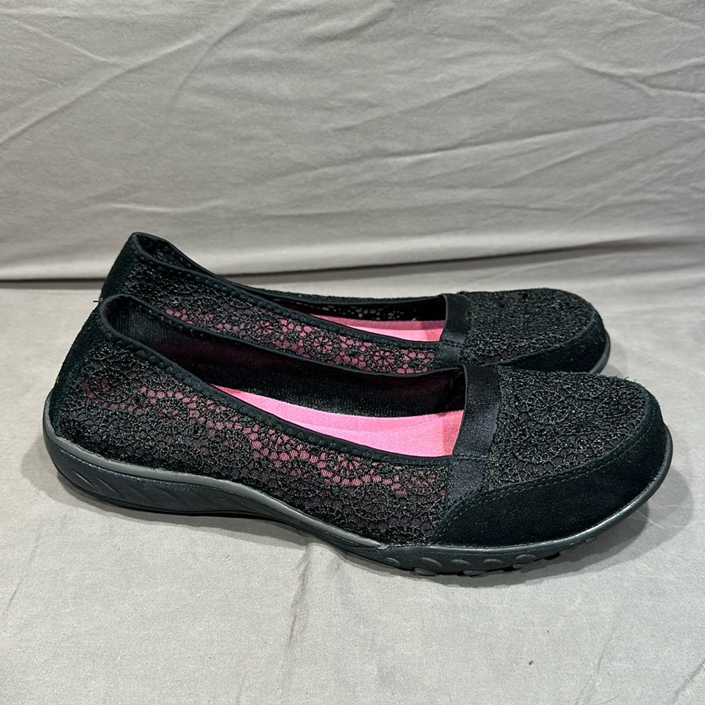 Skechers women’s relaxed fit breathe easy pretty factor black size 8.5 flat